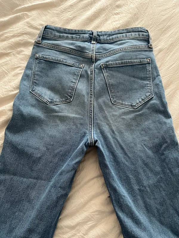 Old Navy Jeans High-Rise Flare - Image 2