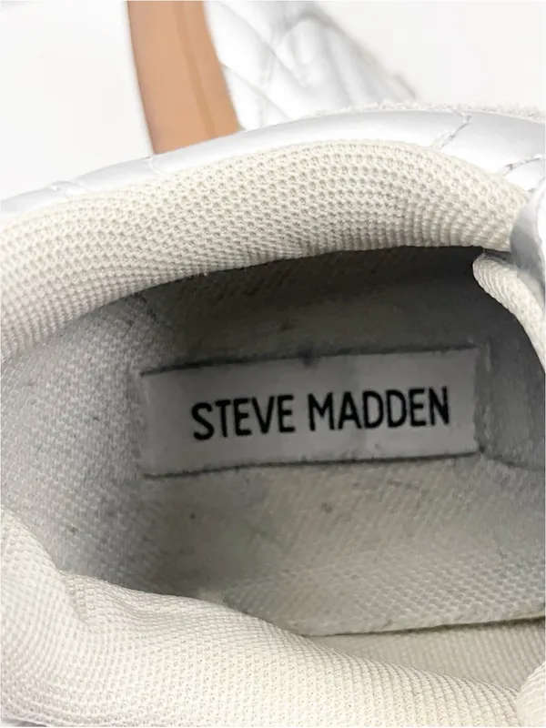 STEVE MADDEN Madrid Silver Metallic Lace Up Sneakers Shoes Size 7.5 Retro Casual - Image 4