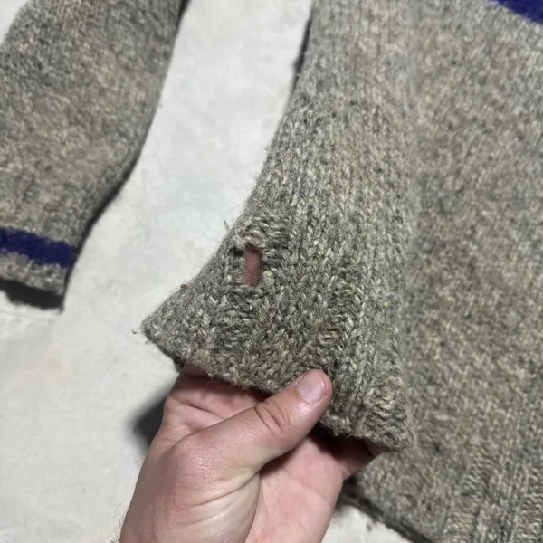 VTG 90s Wool Abercrombie and Fitch Sweater Women's SZ M Made In Canada Y2K - Image 6