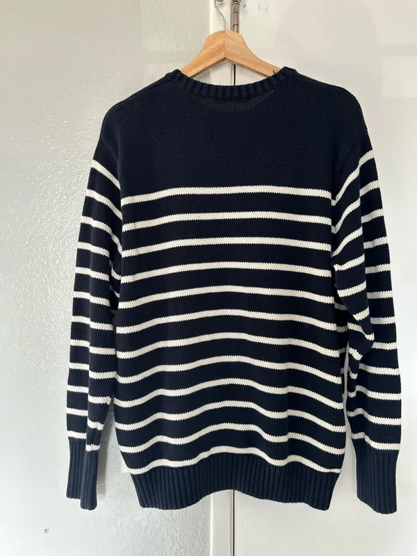 Classic oversized Brandy Melville "Brianna" striped sweater in navy blue and white. Super soft, chunky, and breathable knit made from 100% cotton. - Image 5