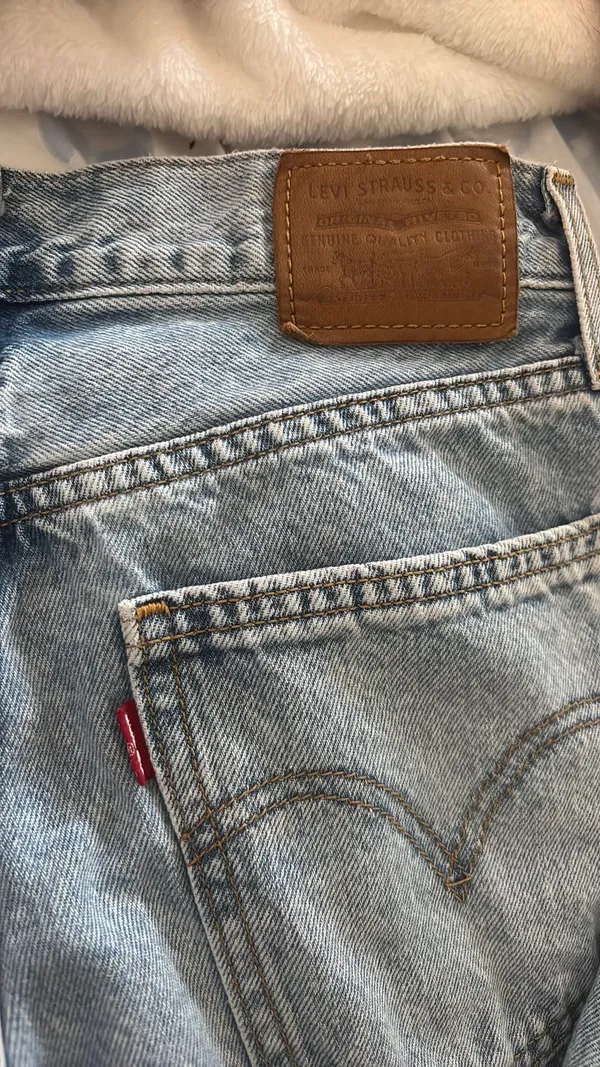 Levi’s Straight Leg Jeans - Image 3
