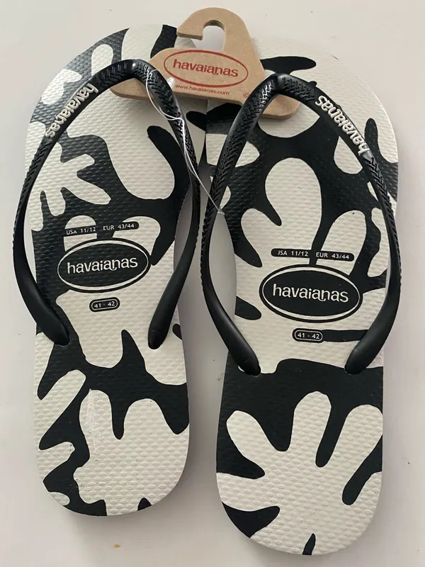 NWT Havaianas Women’s Slim Coral Slip on Black & White Flip Flops - Image 4