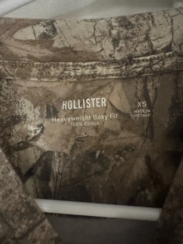 Hollister camo boxy tee - Image 2