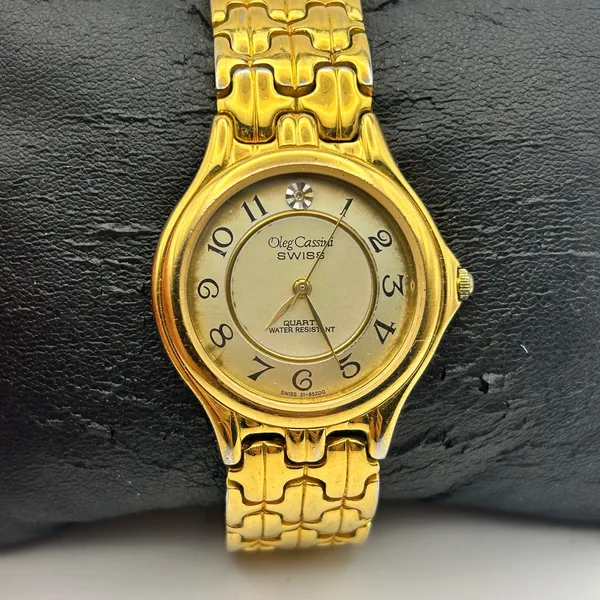 Vintage Oleg Cassini Gold-tone Basket Weave Quartz Watch, Working New Battery - Image 2
