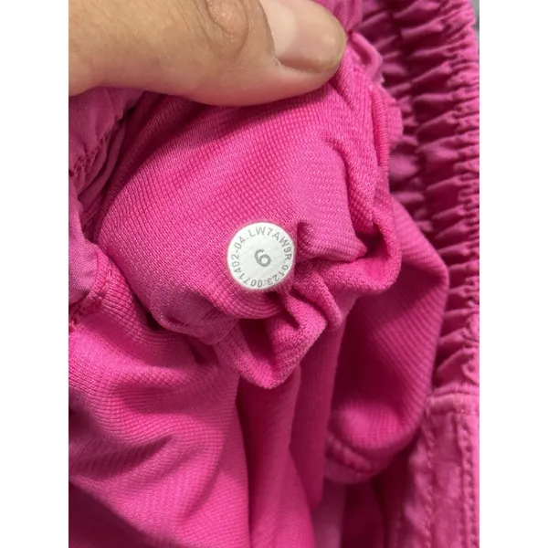 LULULEMON Women's Speed Up Shorts Pink stretch Black Size 6 - Image 3