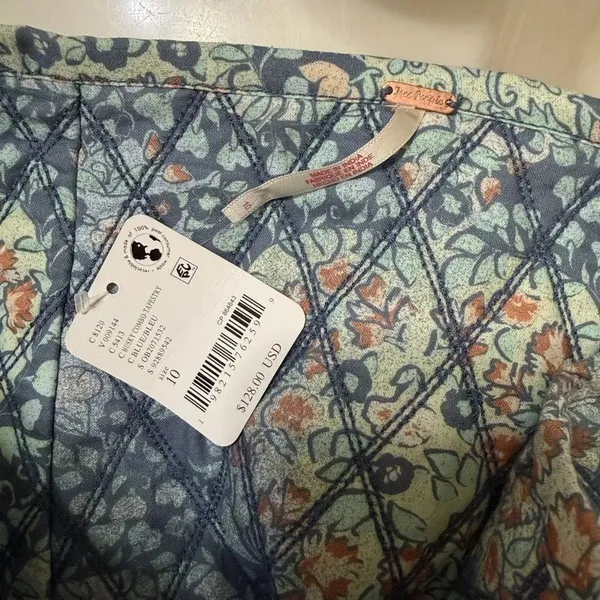 Free people Mini Quilted Blue Floral Skirt(Size 10) - Image 9