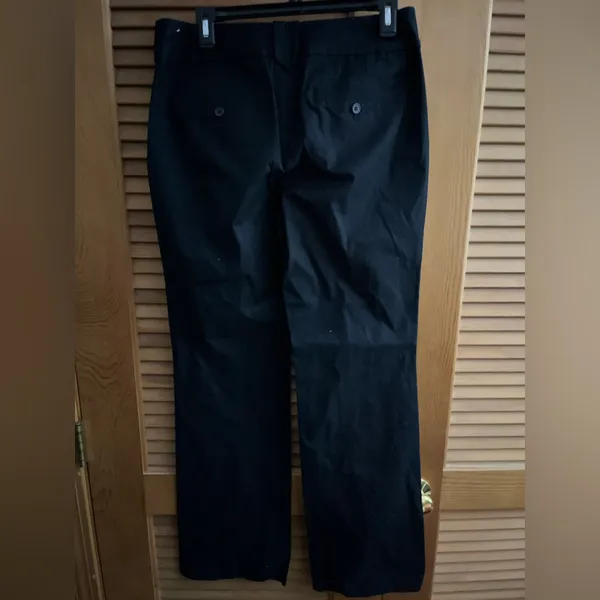 Ann Taylor Loft straight leg trousers in black sz 6 - Image 2