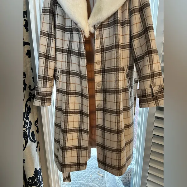 Gal Meets Glam Brown Ivory Plaid Women's Coat with Faux Fur Collar - Image 4