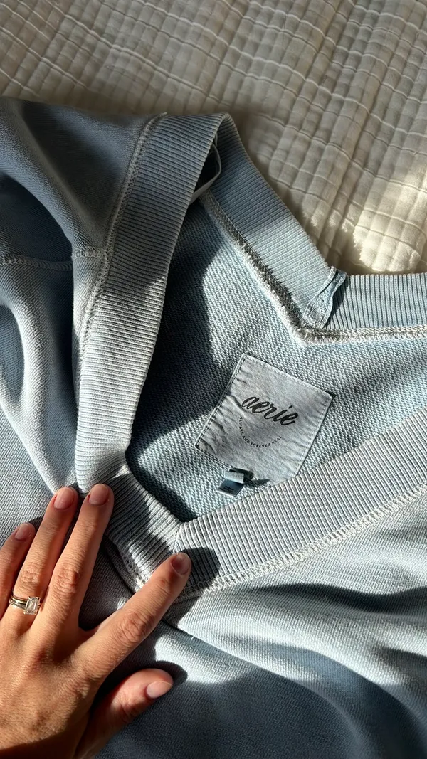 Aerie V-Neck Crewneck - Image 4