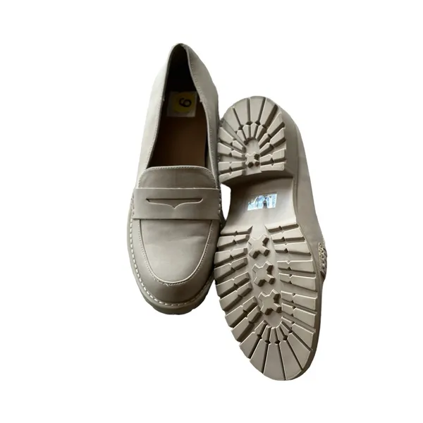 NEW DV Dolce Vita Catalina Lug Sole Loafer Light Taupe Faux Suede - Image 6