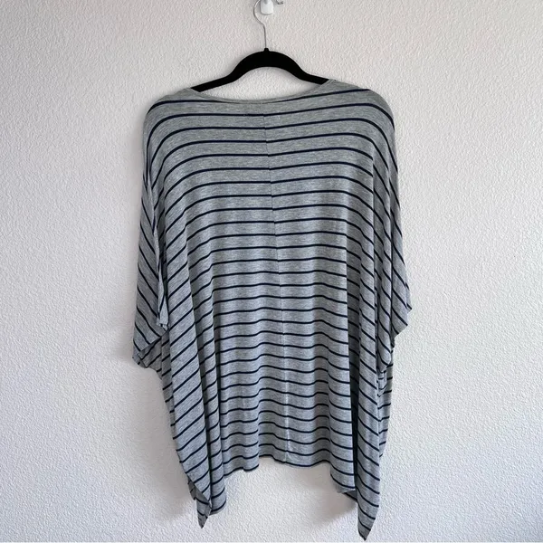 Abercrombie and Fitch Women’s Square‎ Style Boxy Striped Top - Image 7