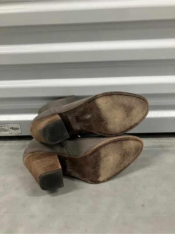 Frye Essa Bootie Size 9.5 Nubuck leather - Image 7