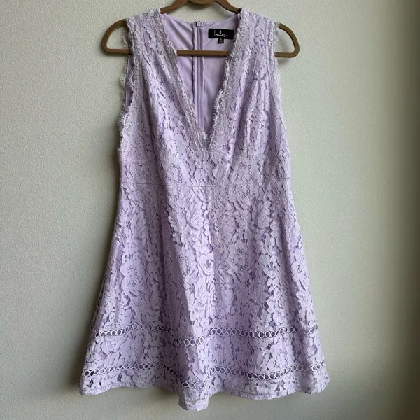 NWT Lulus Kiss Kiss Lilac Purple Lace V Neck Midi Sleeveless Dress Size XL - Image 2