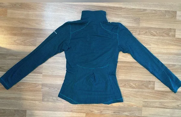 Columbia Workout/Hiking Top Size XS - Image 2