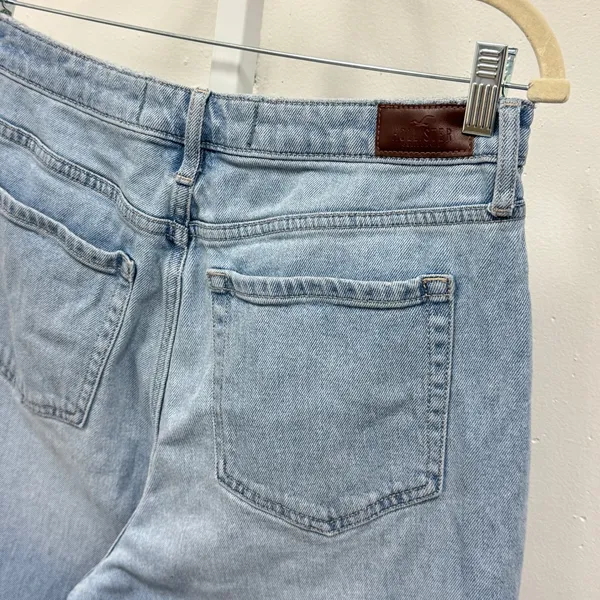 Hollister Ultra High-Rise Mom Jeans Light‎ Wash Distressed Blue Denim W31 L27 - Image 5