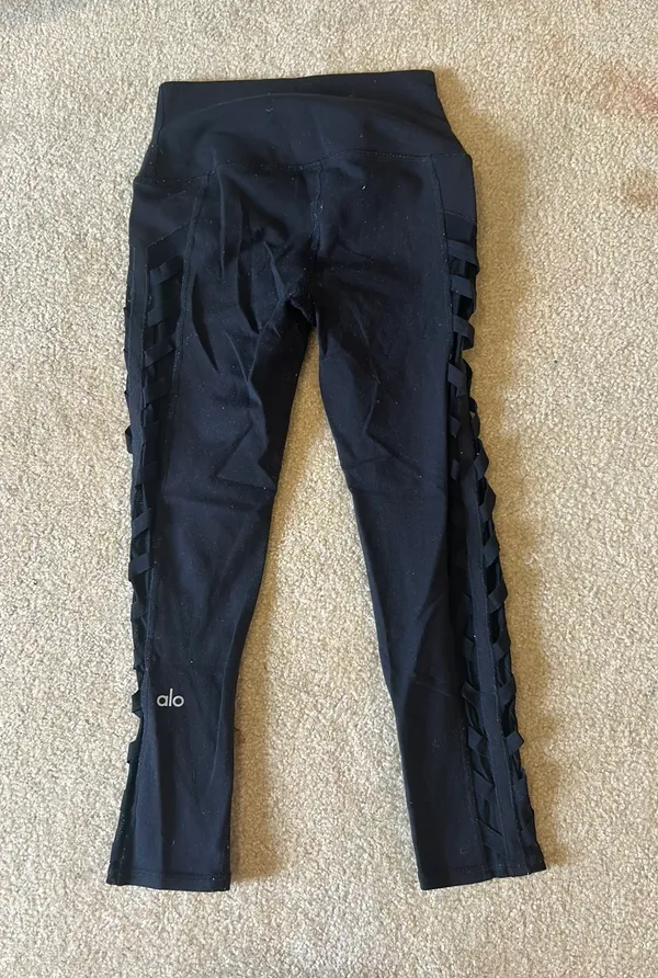 Alo capri leggings - Image 2