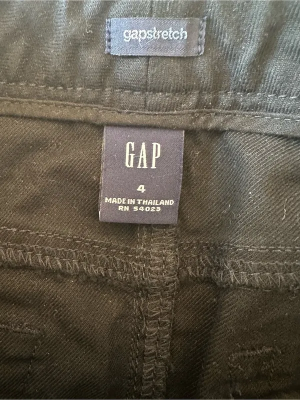 GAP Black Pencil Skirt with Classic Five-Pocket Style - Image 6