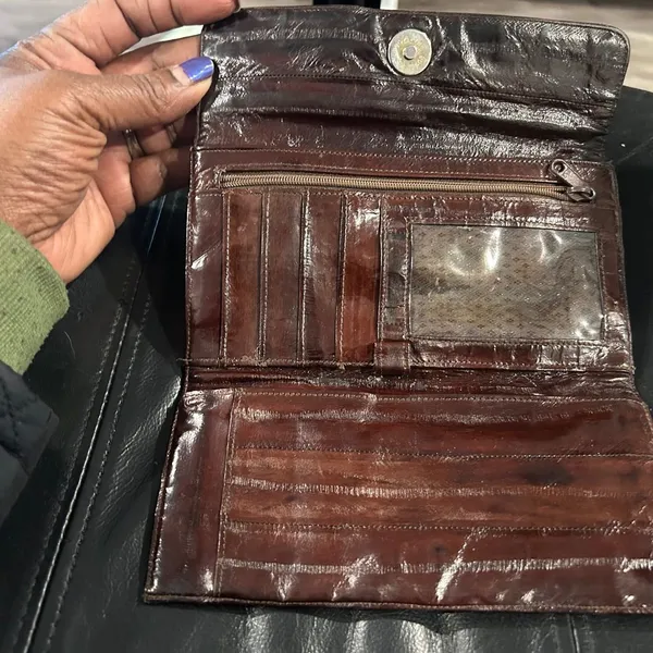Chic Brown Leather Women's Wallet - Image 5