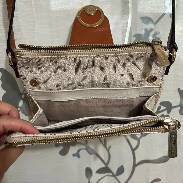 Michael Kors Crossbody - Image 7