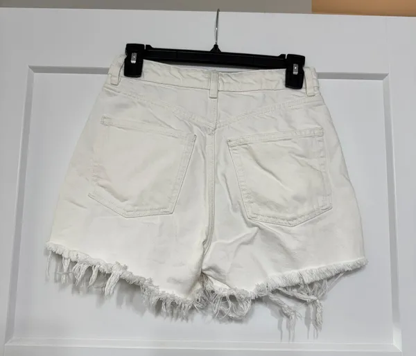 H&M White Jean Shorts - Image 2