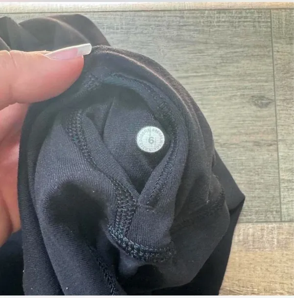 Lululemon Black Wunder Under Leggings - Image 8