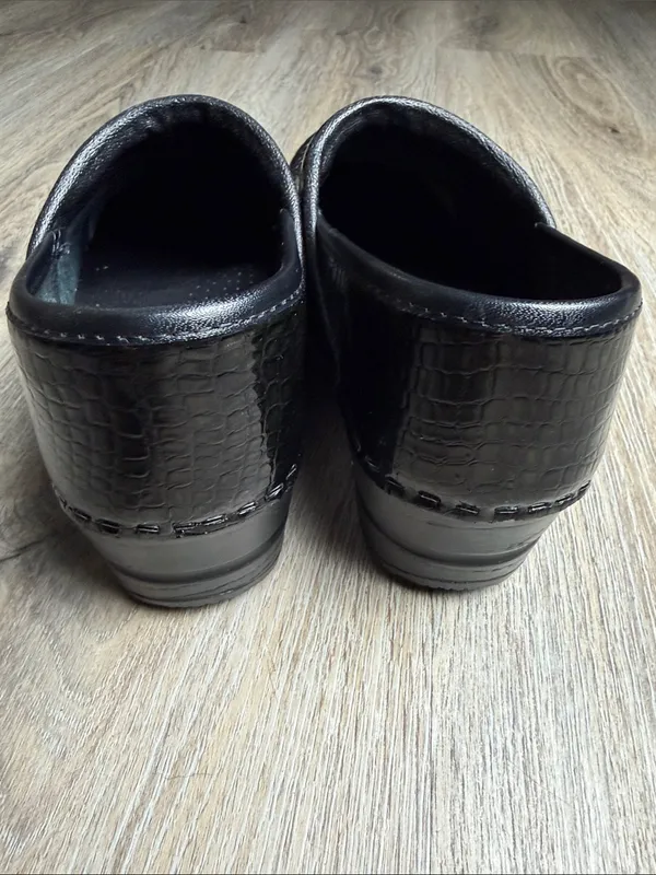 Sanita “Snakeskin” Clogs Size 37 (US 6.5-7) - Image 7