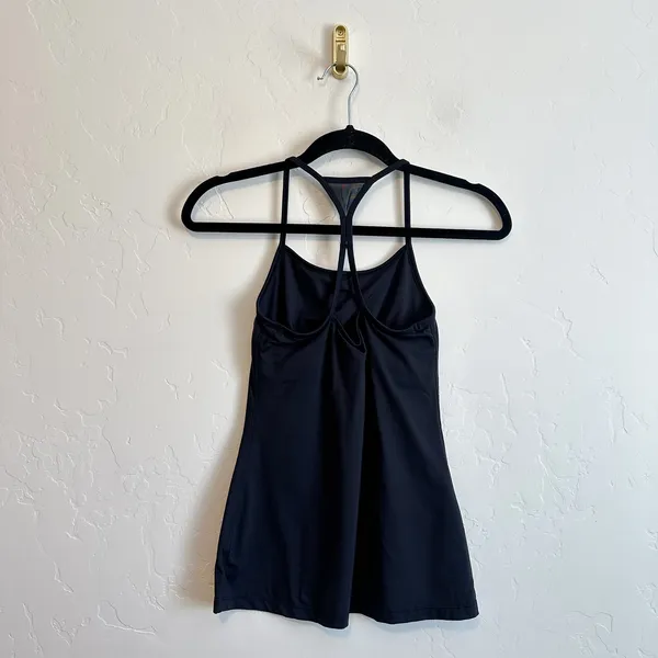 Split59 | Racerback Y Athletic Workout Tank Top‎ in Black - Image 3
