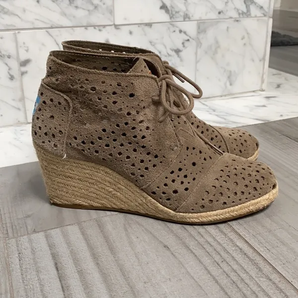 TOMS Moroccan Cutout Desert Rope Wedge Bootie Taupe Neutral 8 - Image 3