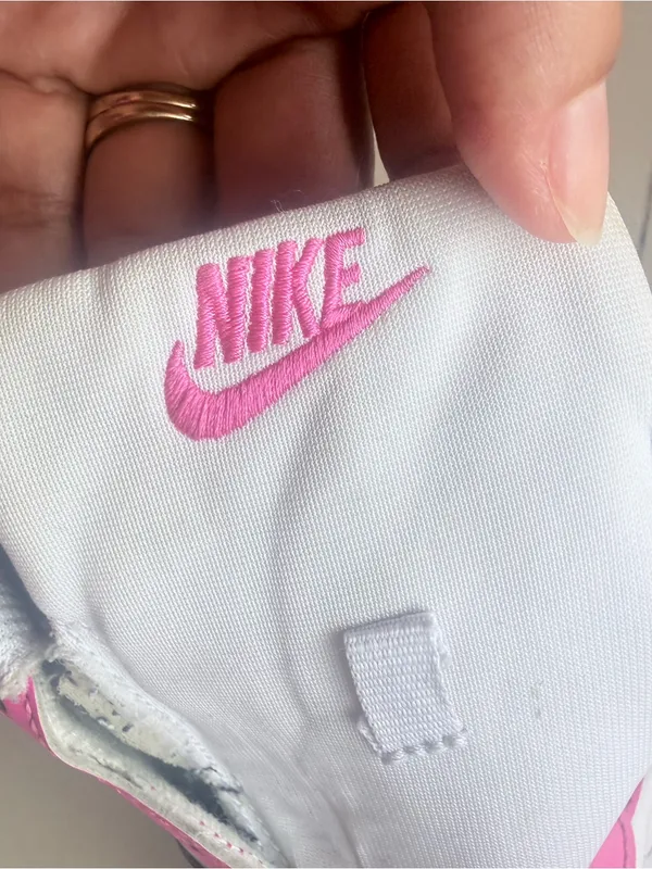 Nike Kids White and Pink Low-Top Sneakers - Image 5