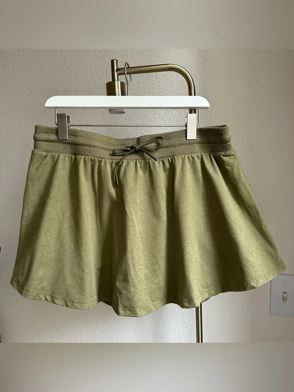 Fabletics Green Cloud Jersey Flounce Skort - Image 4