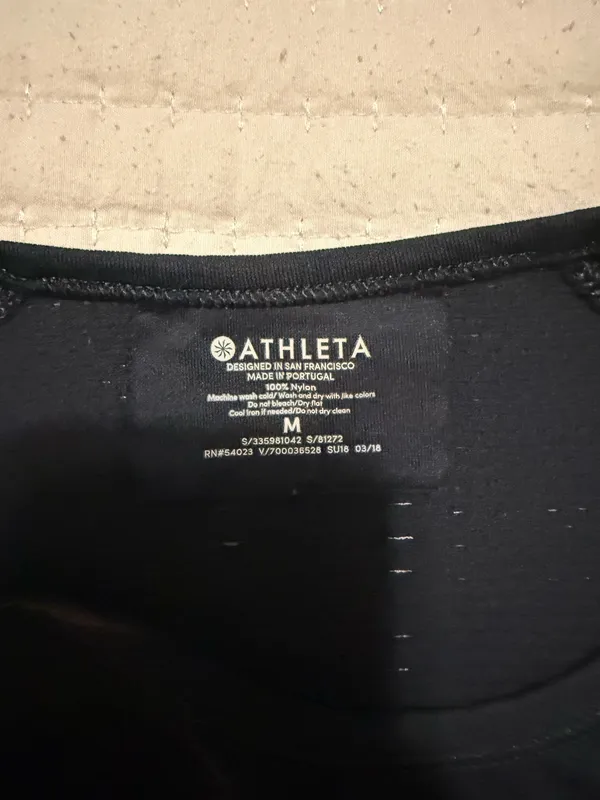 Athleta Top Short Sleeve - Image 4