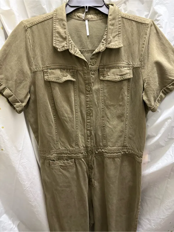 Short-Sleeve Utility Jumpsuit in Olive Green - Image 5