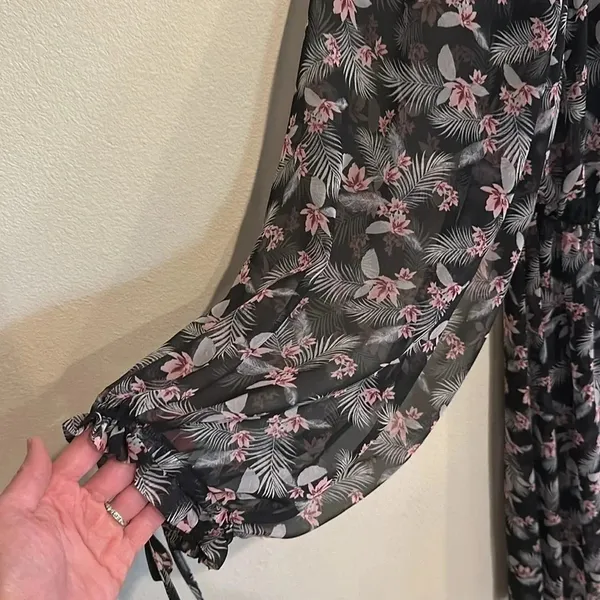 Victoria’s Secret Black Ruffle Floral Print Chiffon Kimono Size M/L Swim Flowy - Image 5