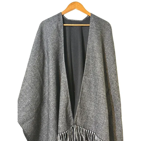 Terra Di Siena Grey and Black Shawl Open Front Wrap with Fringe One Size - Image 3