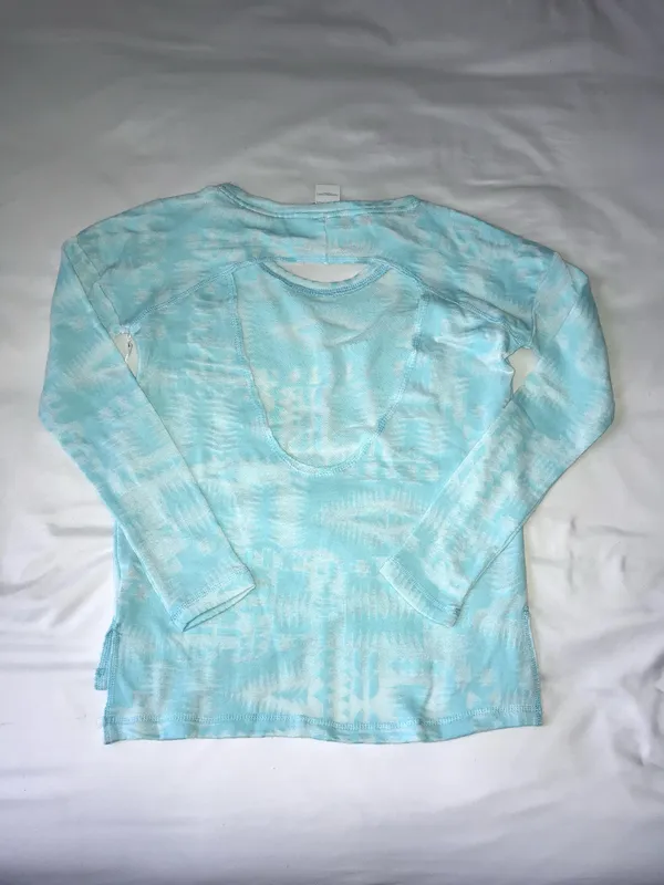 Aeropostale Blue Tribal Print Long Sleeve Shirt With Open Back - Image 4