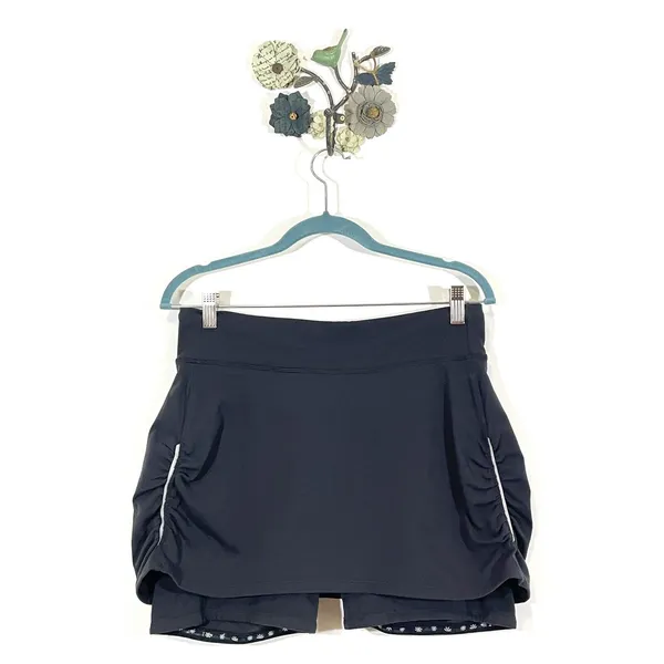 Athleta Women's Contender 2 in 1 Black Short & Skirt Size M Black Zip Pocket - Image 5