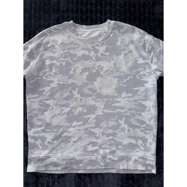 Lululemon Women's Camo Lavender White Sweatshirt Lounge Pullover Top Sz 8‎ - Image 2