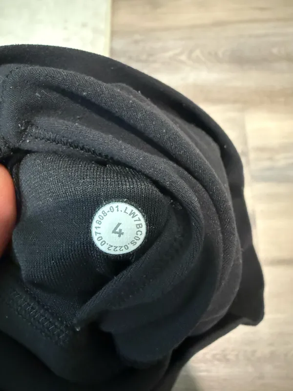 Lululemon Align Shorts 6" - Image 3