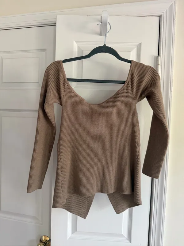 Abercrombie & Fitch Off-The-Shoulder Twist Sweater Top Brown NWT M $60 - Image 8