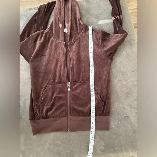 VTN Always Famous Joggers Set/ Hoodie/Sweatpants (Fitted) - Image 10