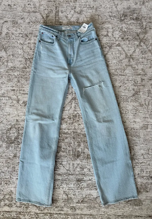 Abercrombie High-Rise 90s Relaxed Jeans - Image 3
