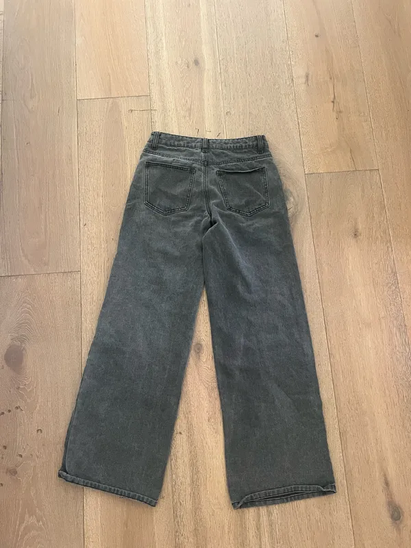 Edikted XS Jeans Black - Image 3