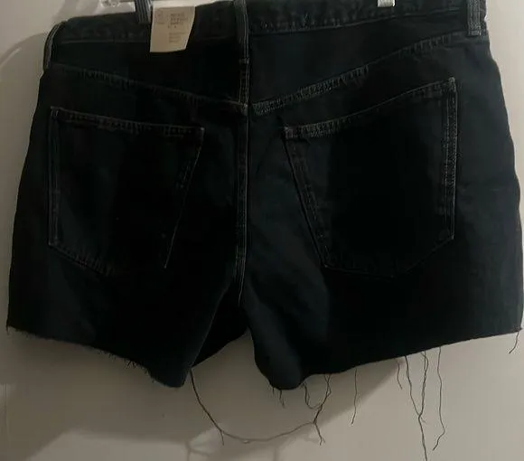 Mid Rise 90’s Baggy Shorts Black Denim Cutoff Shorts - Image 2