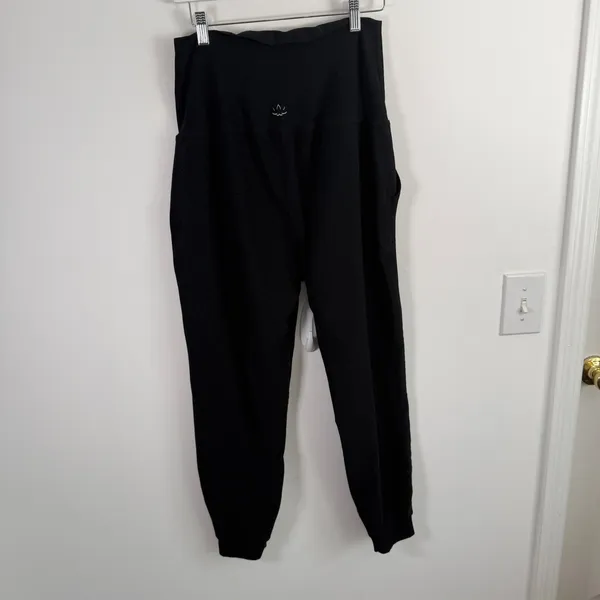 Beyond Yoga Beyond Bump Spacedye Matermity Midi Joggers Darkest Night Black Med - Image 5