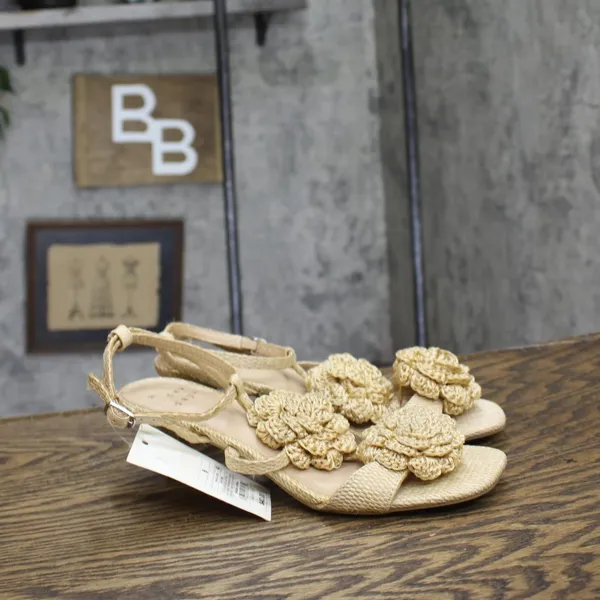 NWT A New Day Womens Esme Floral Crochet Kitten Heels 92979007 Tan Brown 6M - Image 5