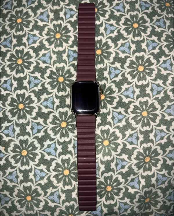 Series 7 Apple Watch 41mm Gold - Image 6