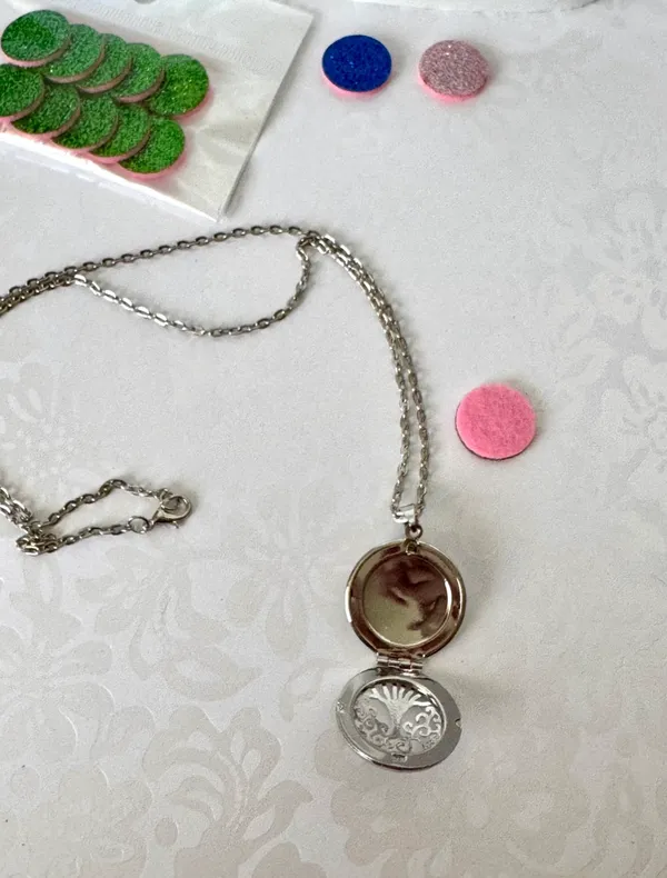 Aromatherapy Pendant Necklace Silver - Image 3