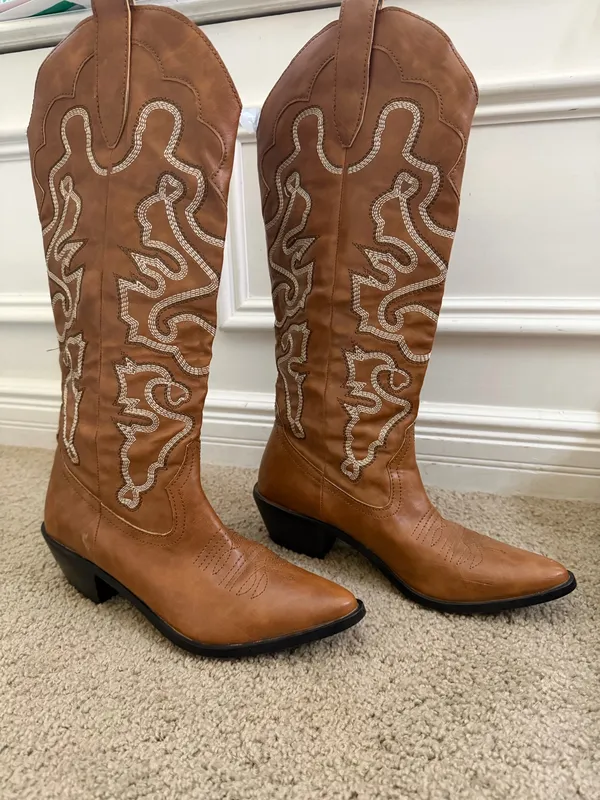 Urban Outfitters Boots Cowboy - Image 2