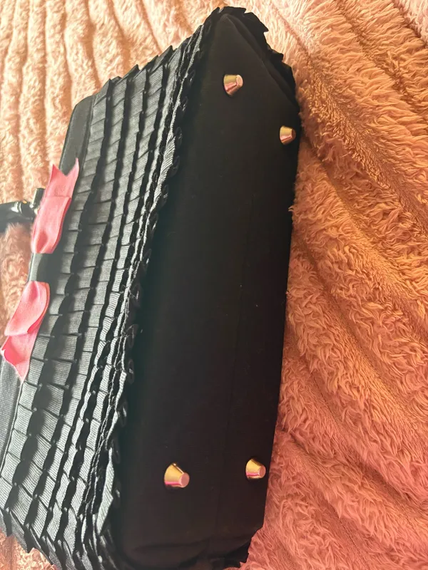 Black Handbag with Pink Bow Accent - Image 4