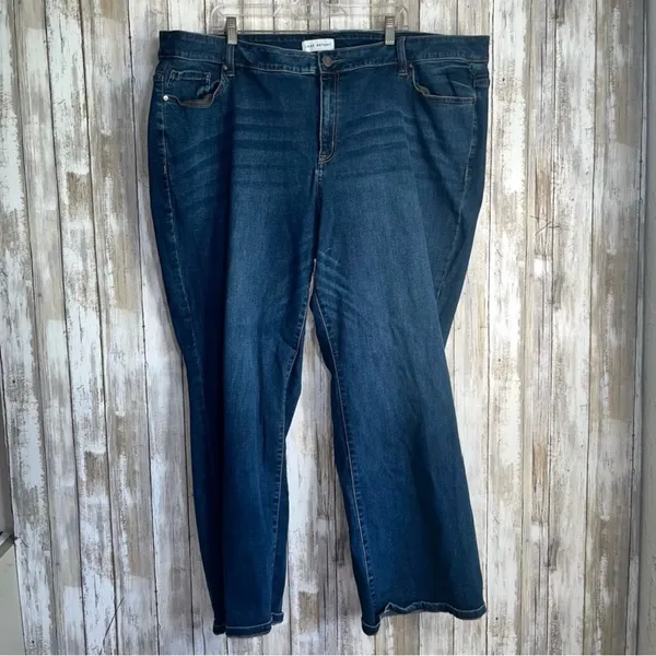 Lane Bryant Mid Rise Signature Boot Magic Waistband Jeans •28 - Image 2
